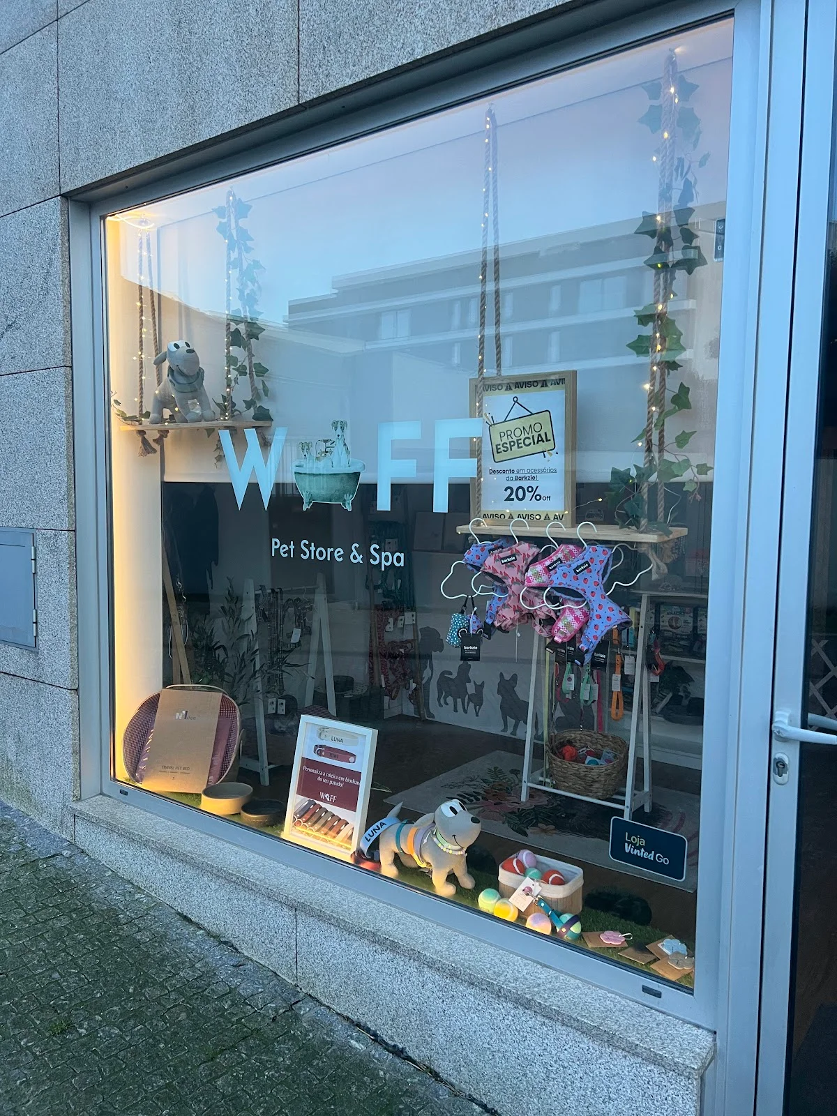 WOFF Pet Store & Spa - Banhos e tosquias — 2