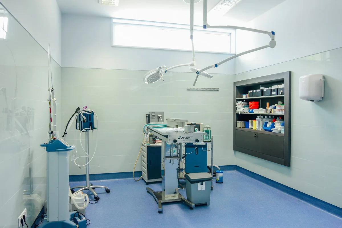 Hospital Veterinário +ANI+ | Urgências 24h — 2