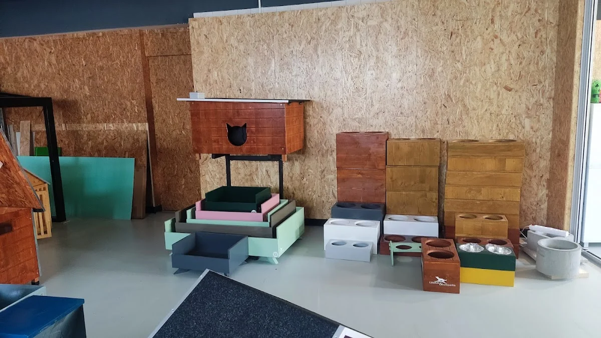 Casotas & Companhia - Abrigos em madeira — 2