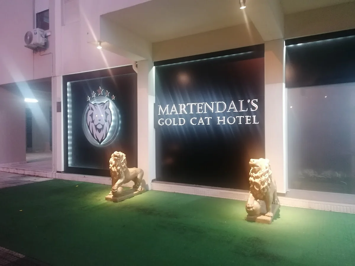 Martendal's Gold Cat Hotel — 2